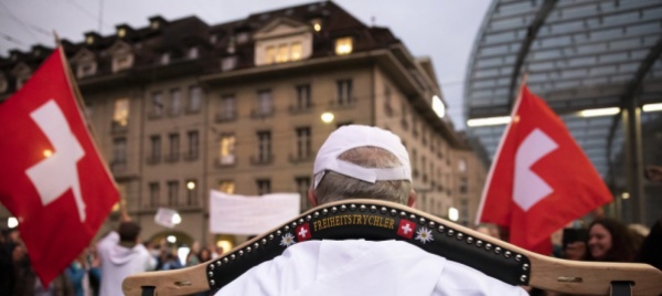 i-freiheitstrychler-prendono-distanze-dalle-violenze