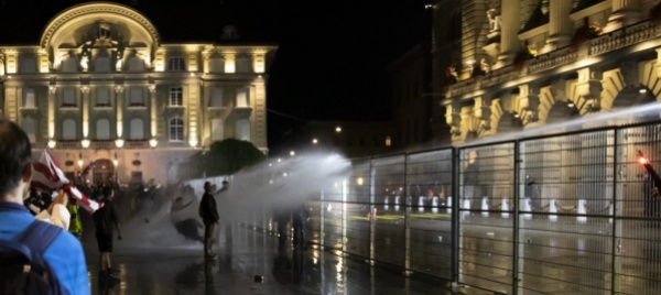 proteste-anti-pass-covid-notte-di-tensione-in-piazza-federale