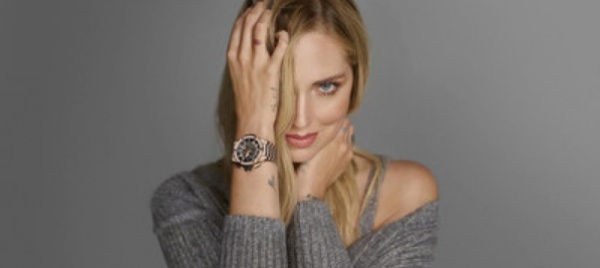 l-influencer-chiara-ferragni-ha-l-oro-sul-polso