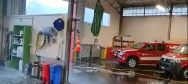 caserma-dei-pompieri-allagata-a-causa-di-un-evento-straordinario