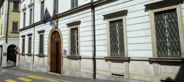 il-partito-operaio-e-contadino-in-un-libro-storico