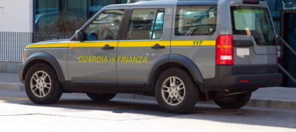 uggiate-trevano-6-kg-di-erba-e-14mila-euro-arrestati-5-giovani