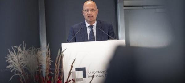 piazza-finanziaria-il-nodo-e-l-accesso-al-mercato