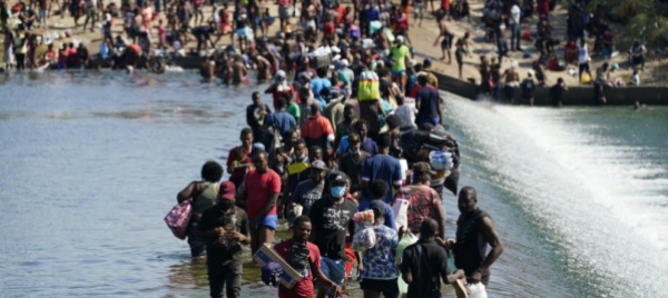 diecimila-migranti-al-confine-usa-messico