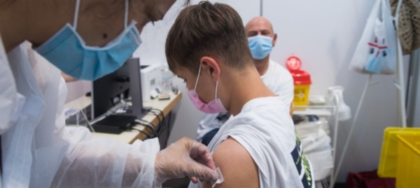 un-weekend-di-vaccinazioni-di-prossimita-per-gli-adolescenti