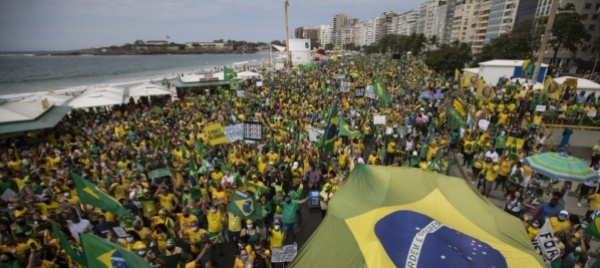 bolsonaro-infiamma-le-piazze-cortei-in-tutto-il-brasile