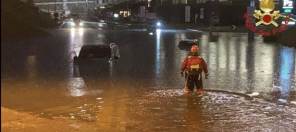 nubifragio-su-malpensa-voli-sospesi-e-auto-sommerse