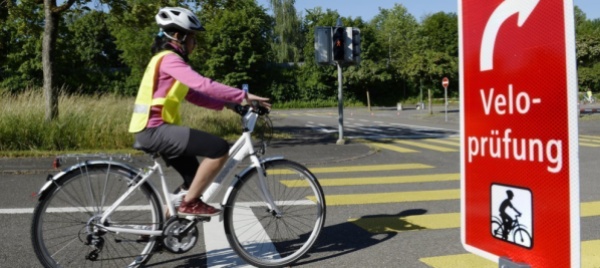 piu-di-un-ciclista-su-due-porta-il-casco-in-svizzera