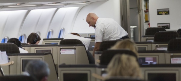 si-chiude-in-bagno-volo-cipro-zurigo-fermato-a-graz