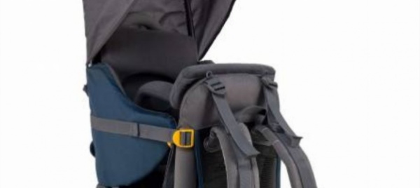 aldi-richiama-uno-zaino-porta-bambino-per-pericolo-cadute