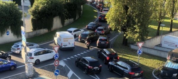 autobus-in-panne-caos-viario-attorno-alla-mappo-morettina