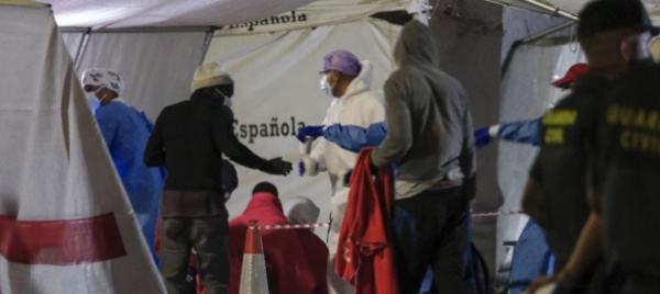 duecento-migranti-sbarcano-alla-gran-canaria