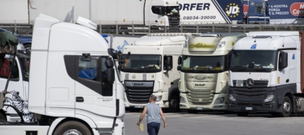 mendrisiotto-no-alla-corsia-per-tir-si-alla-digitalizzazione