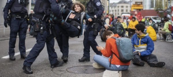 zurigo-27-attivisti-di-extinction-rebellion-arrestati