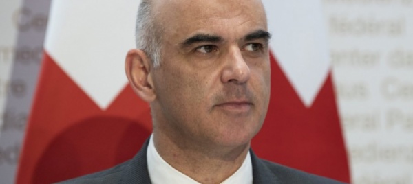 berna-lancia-l-offensiva-vaccinale-ma-senza-buono-da-50-franchi