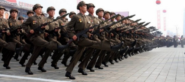 corea-del-nord-i-soldati-hanno-la-testa-dura