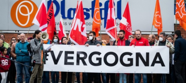 a-mendrisio-si-scende-in-piazza-contro-il-dumping-salariale