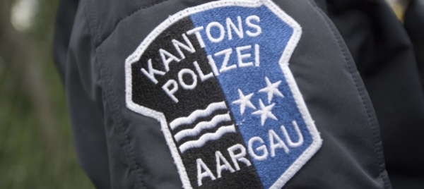 argovia-motociclista-si-scontra-con-un-auto-e-grave