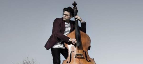adam-ben-ezra-un-fenomeno-del-contrabbasso