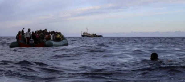 grecia-400-migranti-sbarcano-da-una-nave-turca