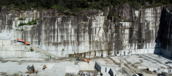 andar-per-cave-fra-saltrio-e-arzo