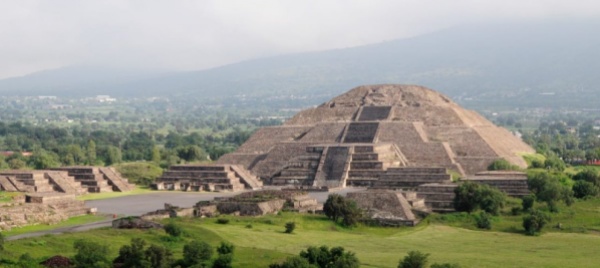 teotihuacan-sulla-piramide-del-sole