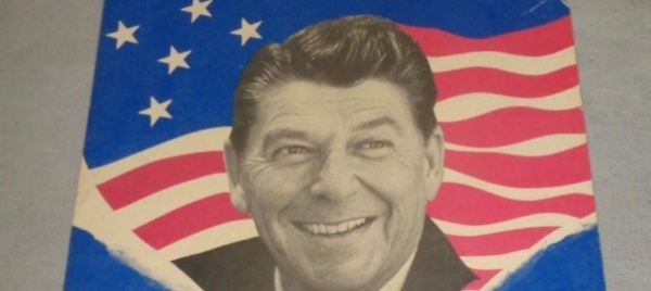 quelli-col-poster-di-ronald-reagan
