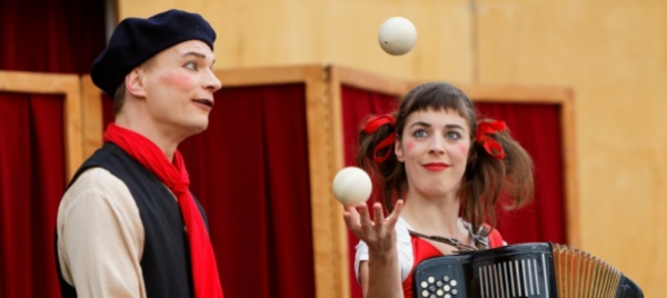 teatro-circo-e-musica-a-roveredo-con-la-compagnie-pas-de-deux