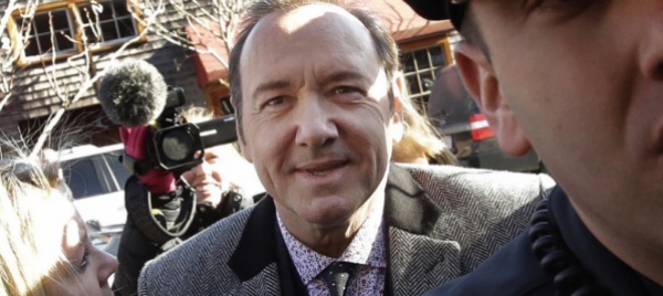 kevin-spacey-deve-31-milioni-ai-produttori-di-house-of-cards