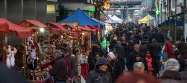 a-chiasso-il-mercatino-di-natale-sara-di-sette-giorni