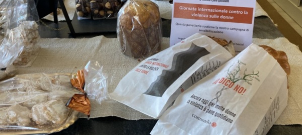 violenza-sulle-donne-sacchetti-del-pane-per-sensibilizzare