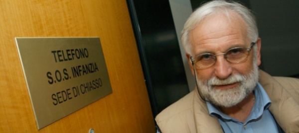 e-tempo-di-consegnare-il-premio-federico-mari