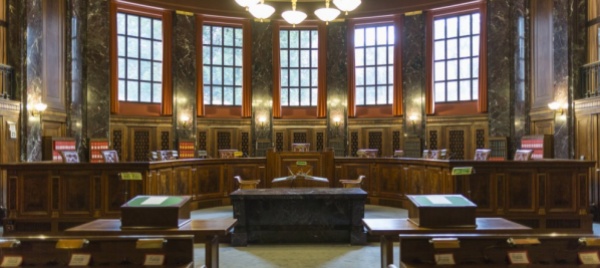 il-sorteggio-dei-giudici-puo-liberarli-dai-partiti