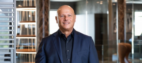 grand-hotel-e-anche-globus-stefano-artioli-prende-tutto