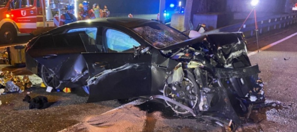 un-morto-e-quattro-feriti-sull-a2-tutti-tra-i-16-e-i-18-anni