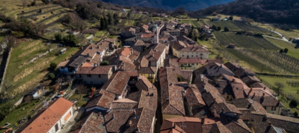 meride-mercatino-di-natale-e-festa-in-piazza