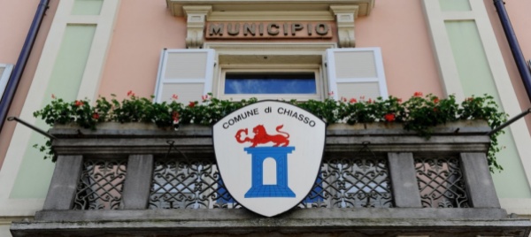 il-palazzo-comunale-di-chiasso-si-colora-d-arancione