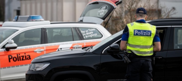 armi-stupefacenti-e-latitanti-nella-rete-della-polizia