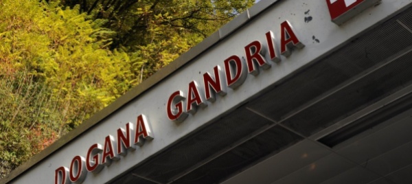 porlezza-ticinese-rapinata-con-un-arma-giocattolo