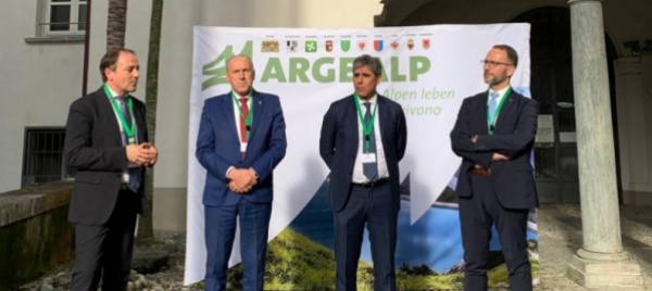 le-regioni-devono-cooperare-durante-le-crisi