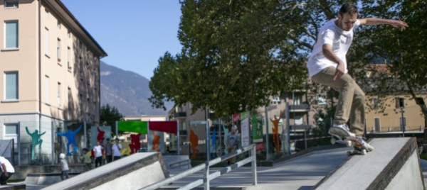 skate-plaza-buio-e-piccolo-per-i-verdi-si-puo-fare-meglio