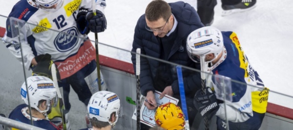 cereda-il-dio-dell-hockey-sta-guardando-da-un-altra-parte