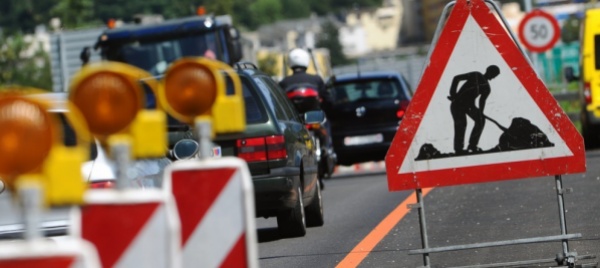 lavori-di-pavimentazione-a-lugano-chiusa-la-strada-curtina