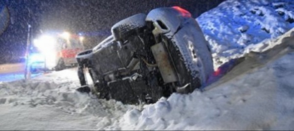 grigioni-sbanda-sulla-neve-quattro-feriti