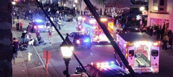 usa-suv-piomba-su-un-corteo-natalizio-cinque-i-morti
