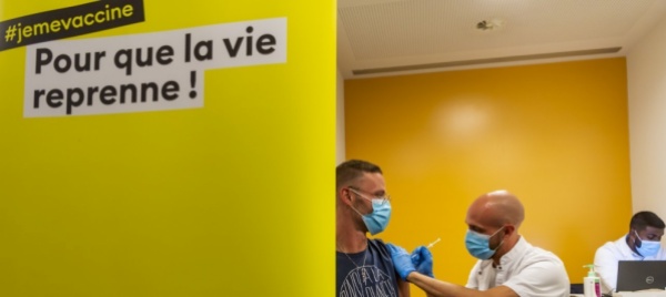 in-svizzera-3-922-contagi-lieve-calo-del-tasso-di-riproduzione