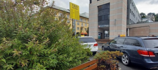 taxi-ad-ascona-in-un-ingorgo-la-nuova-ordinanza-comunale