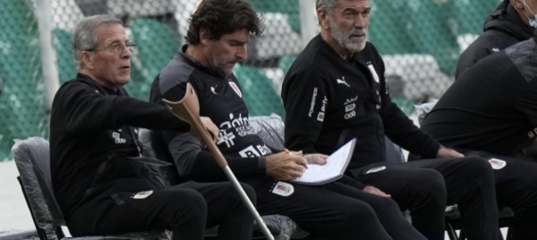 l-uruguay-si-separa-da-oscar-tabarez