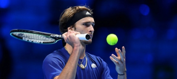 atp-finals-zverev-doma-hurkacz-e-vola-in-semifinale