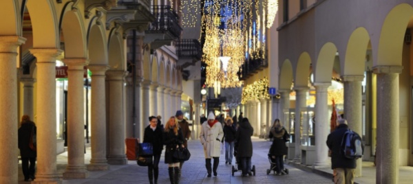 lugano-aperture-straordinarie-dei-negozi-e-mega-show